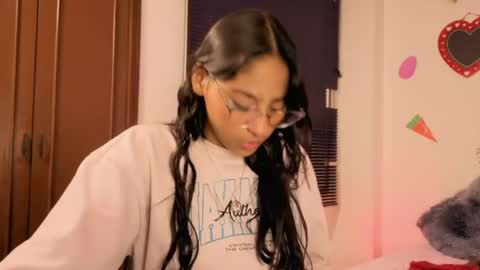 Snapshot of paulacutexs chatting on 04-12-26, 04:50 Paula online show from 04-12-26, 04:50