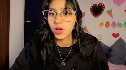 Snapshot of paulacutexs chatting on 04-16-26, 04:46 Paula online show from 04-16-26, 04:46