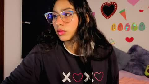 Snapshot of paulacutexs chatting on 04-18-26, 04:05 Paula online show from 04-18-26, 04:05