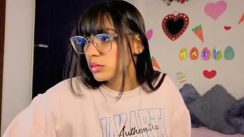 Snapshot of paulacutexs chatting on 04-21-26, 03:35 Paula online show from 04-21-26, 03:35