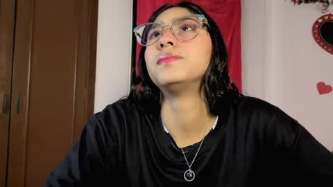 Snapshot of paulacutexs chatting on 05-04-26, 05:25 Paula online show from 05-04-26, 05:25