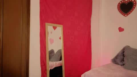 Snapshot of paulacutexs chatting on 05-06-26, 05:14 Paula online show from 05-06-26, 05:14