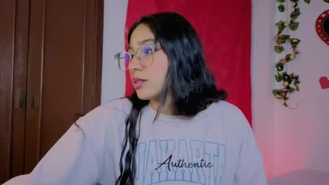 Snapshot of paulacutexs chatting on 05-18-26, 04:18 Paula online show from 05-18-26, 04:18