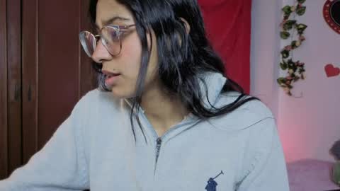 Snapshot of paulacutexs chatting on 05-28-26, 04:10 Paula online show from 05-28-26, 04:10