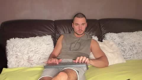 paulblack021 online show from 10-27-25, 02:48