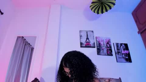 Snapshot of paulete_w chatting on 12-20-25, 01:18 Pau online show from 12-20-25, 01:18