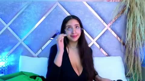 Snapshot of paulette_dupont_ chatting on 05-11-26, 11:27 paulette_dupont_ online show from 05-11-26, 11:27