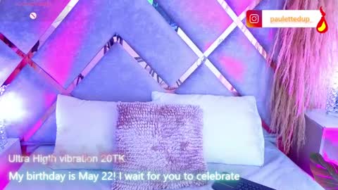 Snapshot of paulette_dupont_ chatting on 05-13-26, 03:37 paulette_dupont_ online show from 05-13-26, 03:37