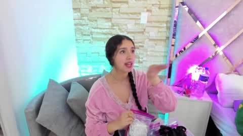 Snapshot of paulette_dupont_ chatting on 05-21-26, 03:24 paulette_dupont_ online show from 05-21-26, 03:24