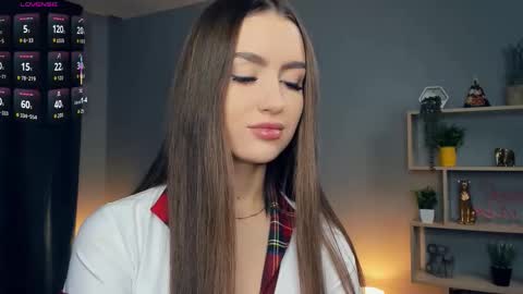 Snapshot of paulettelafevre chatting on 10-23-25, 07:12 Eva online show from 10-23-25, 07:12