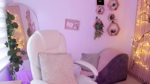 Snapshot of paulinacostello chatting on 10-05-25, 06:28 Estefania online show from 10-05-25, 06:28