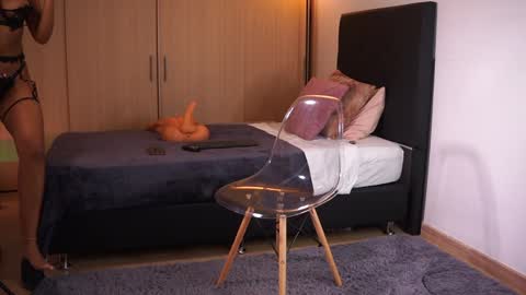 pauline_7 online show from 01-17-25, 03:43