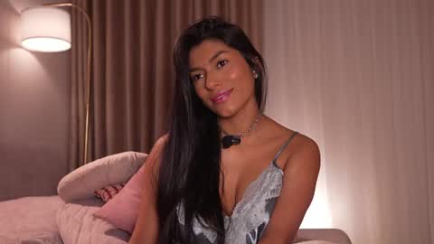 Snapshot of pauline_7 chatting on 06-20-26, 04:54 pauline_7 online show from 06-20-26, 04:54