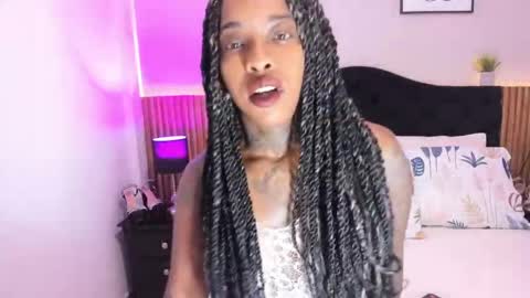 Pauline online show from 04-12-26, 01:21