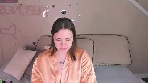 Snapshot of pauline_moore chatting on 10-18-25, 01:08 Erica online show from 10-18-25, 01:08