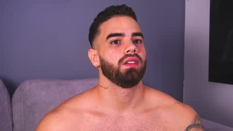 Snapshot of paulphoenix_ chatting on 10-22-25, 01:28 Paul Phoenix online show from 10-22-25, 01:28