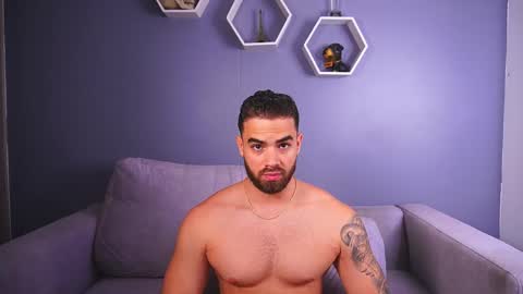 Snapshot of paulphoenix_ chatting on 12-04-25, 08:39 Paul Phoenix online show from 12-04-25, 08:39