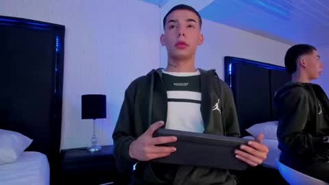 PaulSaenz online show from 04-28-26, 03:33