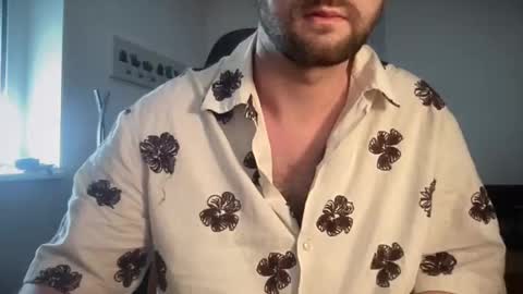 Snapshot of paulsimpsn chatting on 04-06-26, 06:58 love bush online show from 04-06-26, 06:58