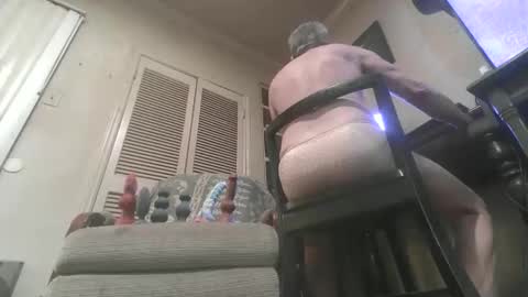 Snapshot of paulvert chatting on 12-18-25, 11:22 Paulvert online show from 12-18-25, 11:22