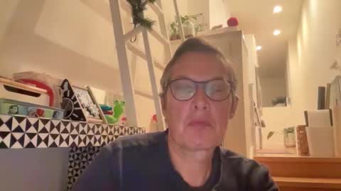 Snapshot of paulwill2377 chatting on 12-15-25, 02:05 paulwill2377 online show from 12-15-25, 02:05