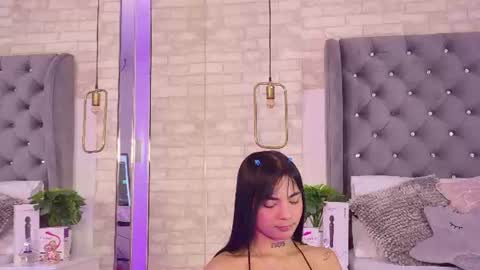 Pau online show from 07-06-26, 03:03
