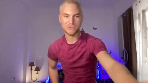 Snapshot of pavel_rey chatting on 07-11-26, 10:07 pavel_rey online show from 07-11-26, 10:07