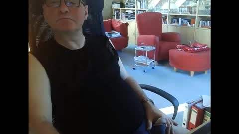 Snapshot of pavlovsdog2006 chatting on 02-04-26, 09:15 Pavlov aka Peter online show from 02-04-26, 09:15