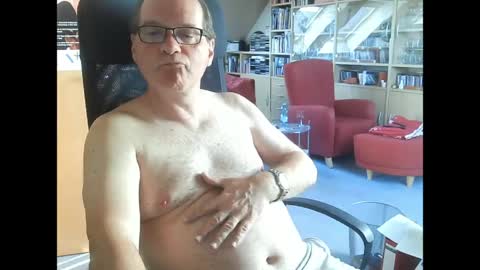 Snapshot of pavlovsdog2006 chatting on 04-07-26, 08:15 Pavlov aka Peter online show from 04-07-26, 08:15