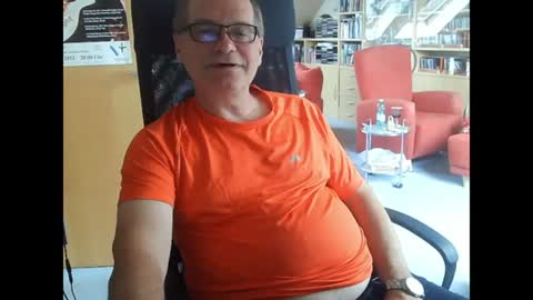 Snapshot of pavlovsdog2006 chatting on 06-15-26, 07:32 Pavlov aka Peter online show from 06-15-26, 07:32