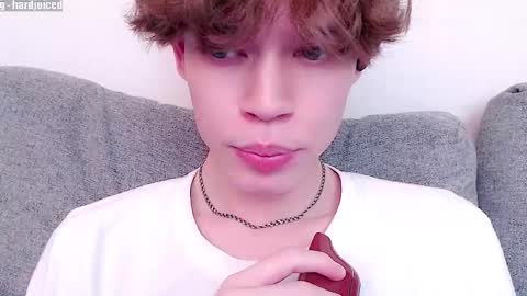 Snapshot of pawclaw chatting on 12-13-25, 09:09 pawclaw online show from 12-13-25, 09:09