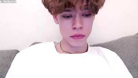 Snapshot of pawclaw chatting on 12-16-25, 08:47 pawclaw online show from 12-16-25, 08:47