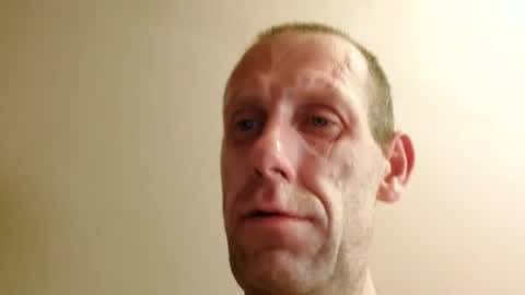 Snapshot of pawel1984wegrzyn42 chatting on 06-20-26, 06:22 Pawel42POLAND online show from 06-20-26, 06:22