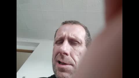 Snapshot of pawelwegrzyn306 chatting on 05-17-26, 12:12 Pawel42 online show from 05-17-26, 12:12
