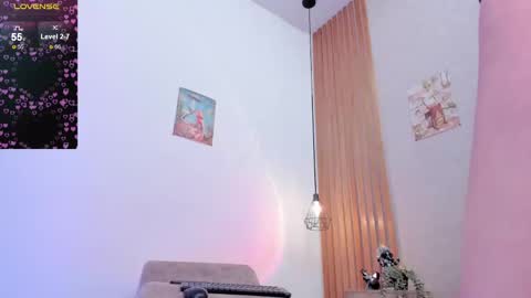 Snapshot of pawggirl18 chatting on 02-14-25, 04:41 Dani online show from 02-14-25, 04:41
