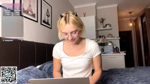 Lola online show from 11-03-25, 03:24