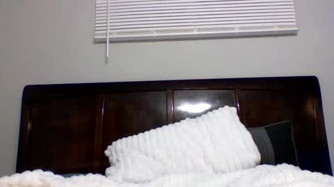 Snapshot of pcaring86 chatting on 03-09-26, 02:48 pcaring86 online show from 03-09-26, 02:48