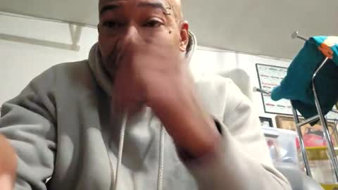 Snapshot of pcuddy3 chatting on 04-29-26, 01:37 Phenomenal online show from 04-29-26, 01:37