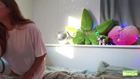 Snapshot of peaceofmae chatting on 12-17-25, 07:53 online show from 12-17-25, 07:53