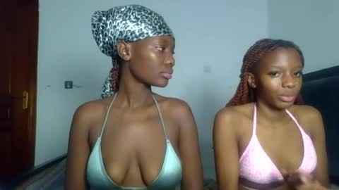 Snapshot of peach_ebonny chatting on 06-03-26, 08:39 peach_ebonny online show from 06-03-26, 08:39