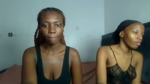 Snapshot of peach_ebonny chatting on 06-12-26, 05:56 peach_ebonny online show from 06-12-26, 05:56