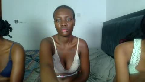 Snapshot of peach_ebonny chatting on 06-27-26, 12:22 peach_ebonny online show from 06-27-26, 12:22