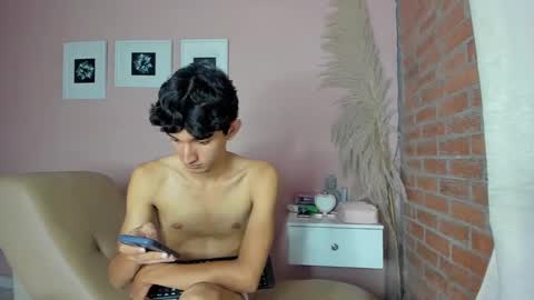 peach tyron online show from 02-01-25, 11:06