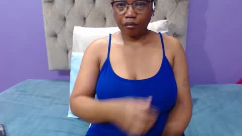 Snapshot of peachassxx chatting on 05-18-26, 05:46 peachy online show from 05-18-26, 05:46