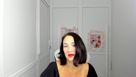 Christina online show from 07-17-26, 12:23