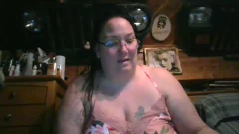 Snapshot of peachtree197 chatting on 01-02-25, 01:06 peachtree197 online show from 01-02-25, 01:06