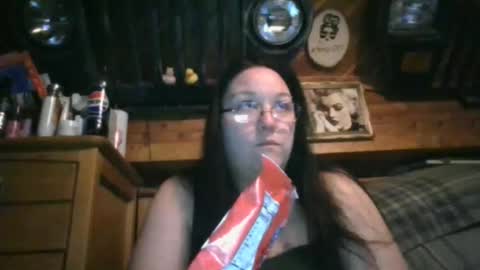 Snapshot of peachtree197 chatting on 02-14-25, 03:11 peachtree197 online show from 02-14-25, 03:11