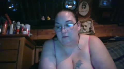 Snapshot of peachtree197 chatting on 02-25-25, 02:03 peachtree197 online show from 02-25-25, 02:03