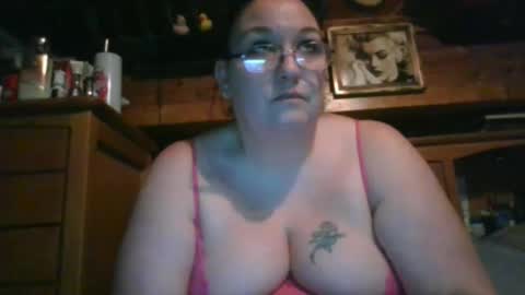 Snapshot of peachtree197 chatting on 03-08-25, 04:45 peachtree197 online show from 03-08-25, 04:45