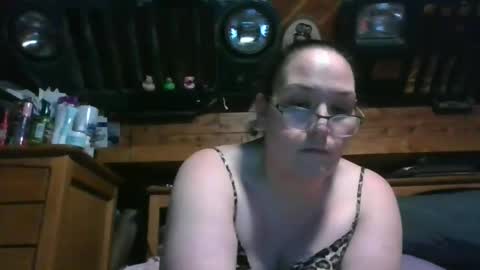 Snapshot of peachtree197 chatting on 02-24-26, 02:20 peachtree197 online show from 02-24-26, 02:20